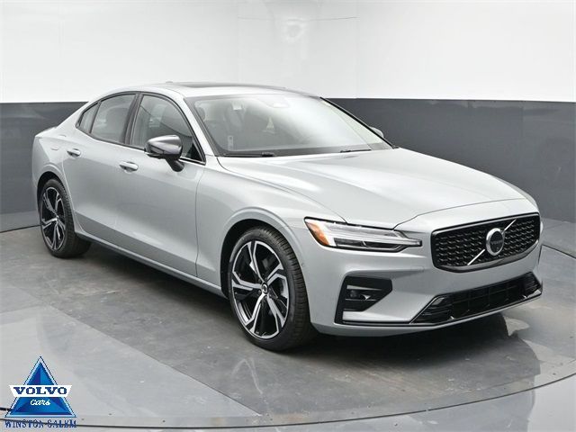 2025 Volvo S60 Plus