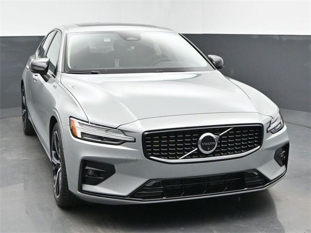 2025 Volvo S60 Plus