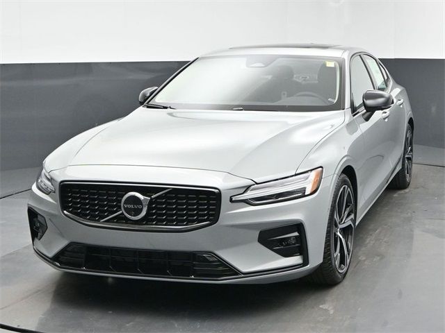 2025 Volvo S60 Plus