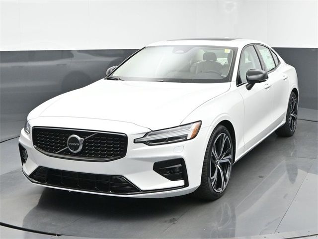 2025 Volvo S60 Plus