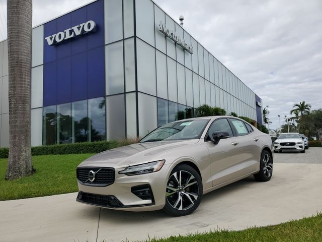 2025 Volvo S60 Core