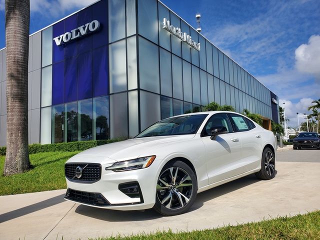 2025 Volvo S60 Core