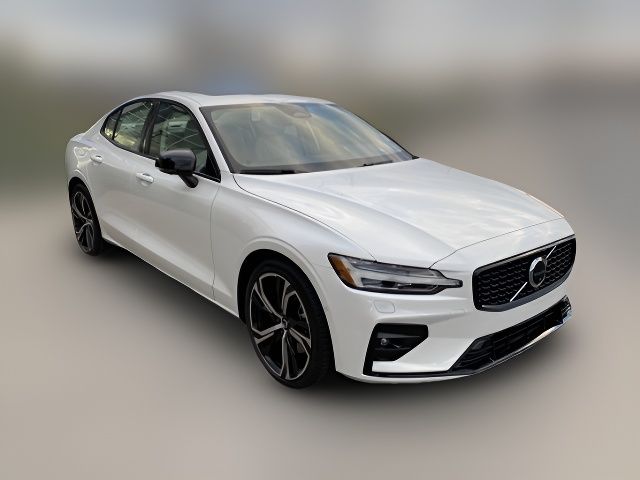 2025 Volvo S60 Plus