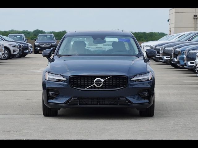 2025 Volvo S60 Plus