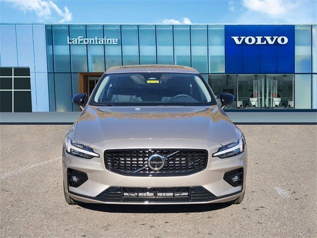 2025 Volvo S60 Plus