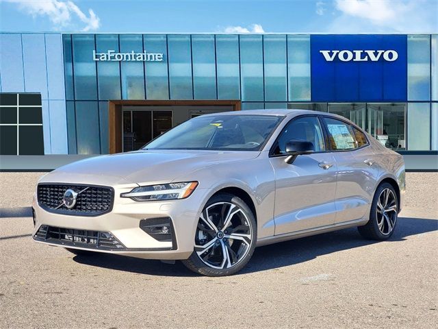 2025 Volvo S60 Plus