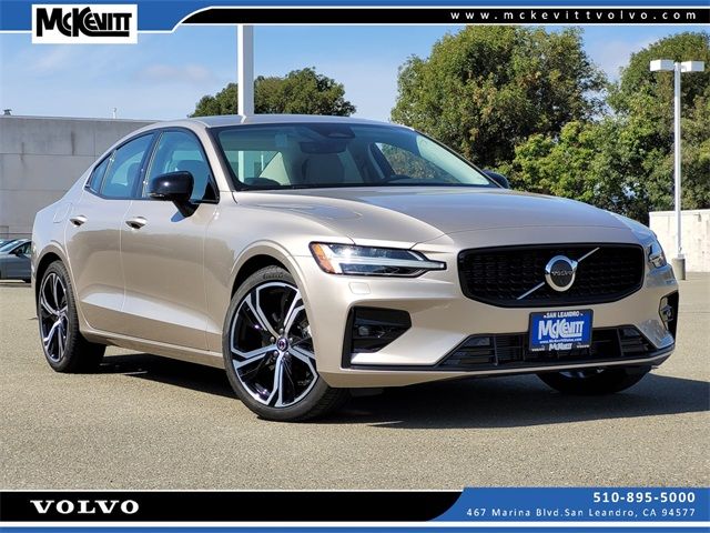 2025 Volvo S60 Plus