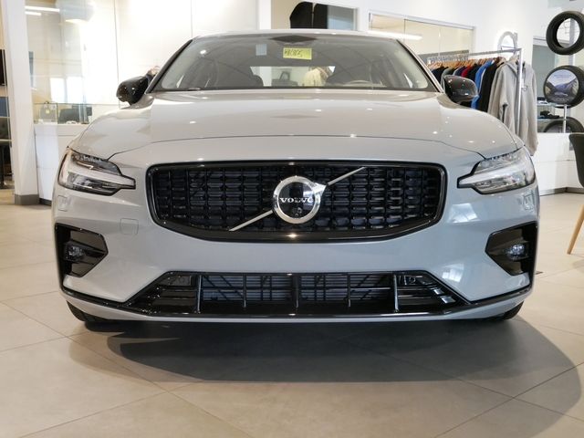 2025 Volvo S60 Plus