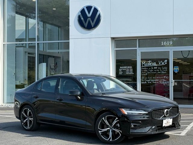 2025 Volvo S60 Plus
