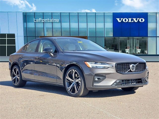 2025 Volvo S60 Plus