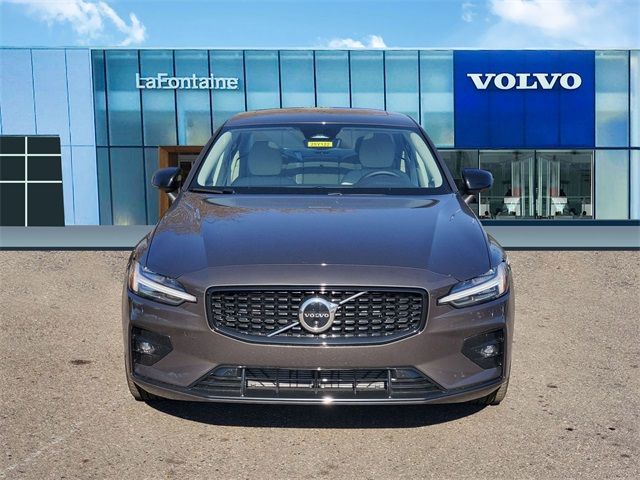 2025 Volvo S60 Plus