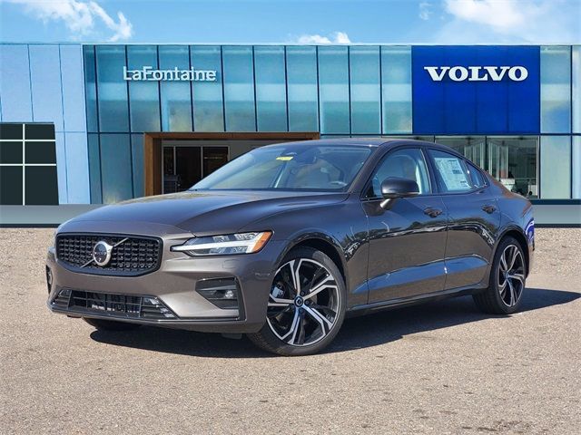 2025 Volvo S60 Plus