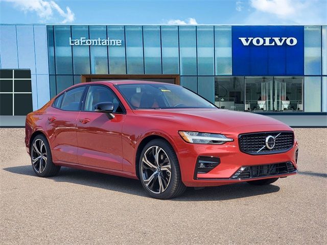 2025 Volvo S60 Plus