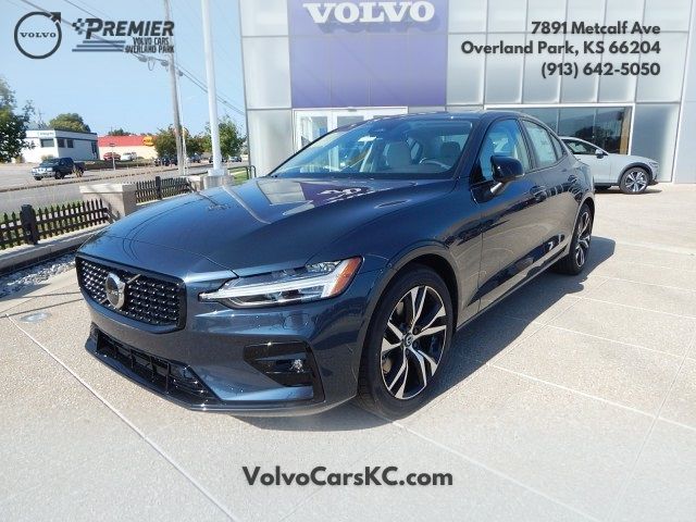 2025 Volvo S60 Core