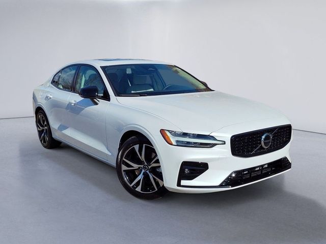 2025 Volvo S60 Core