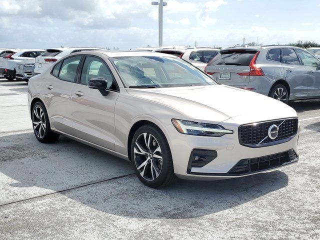 2025 Volvo S60 Core