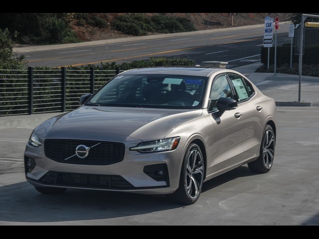 2025 Volvo S60 Plus