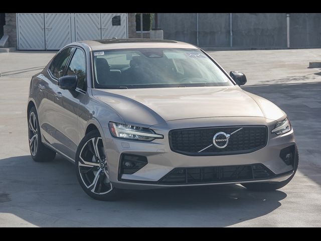 2025 Volvo S60 Plus