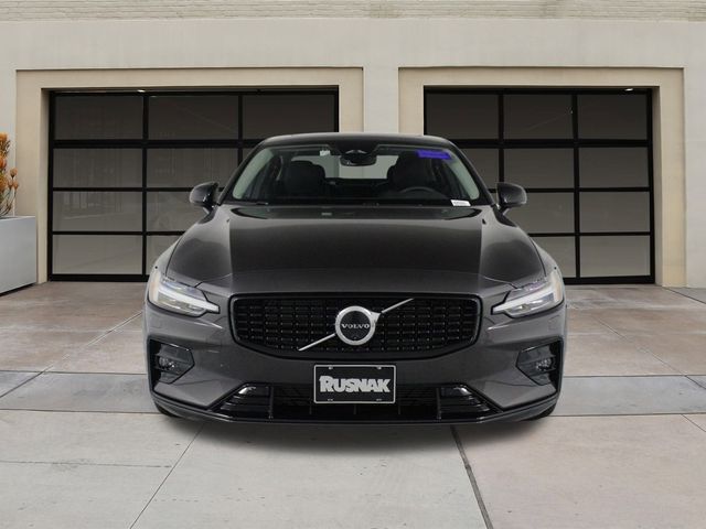 2025 Volvo S60 Plus