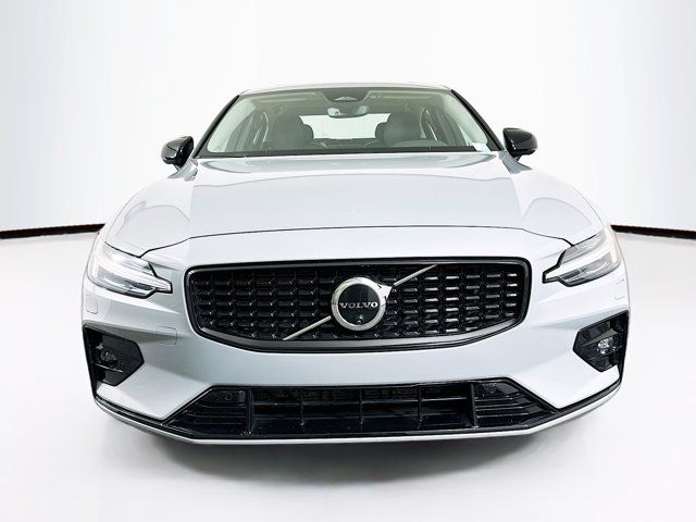 2025 Volvo S60 Plus