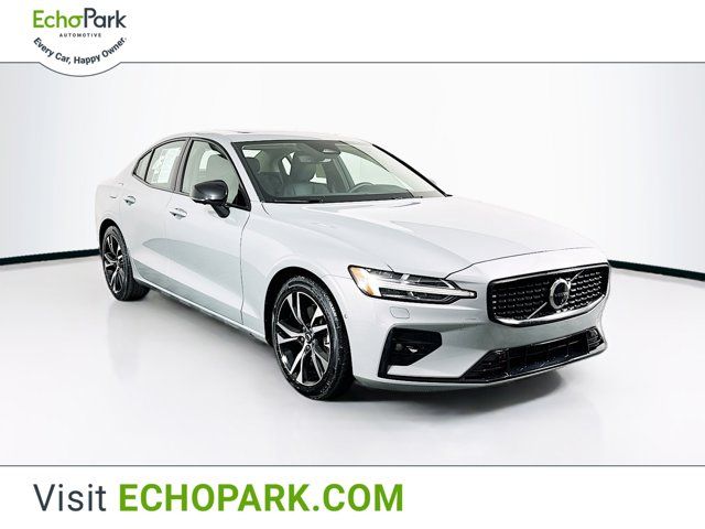 2025 Volvo S60 Plus