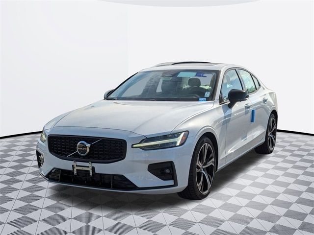 2025 Volvo S60 Plus