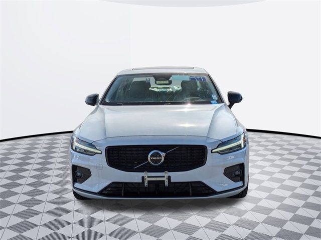 2025 Volvo S60 Plus