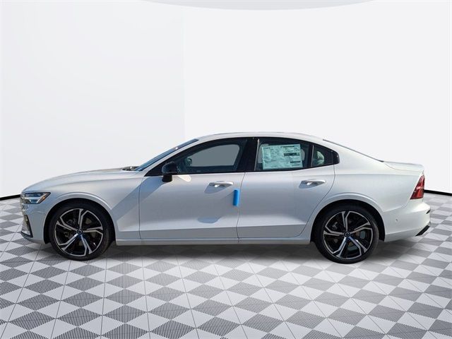 2025 Volvo S60 Plus