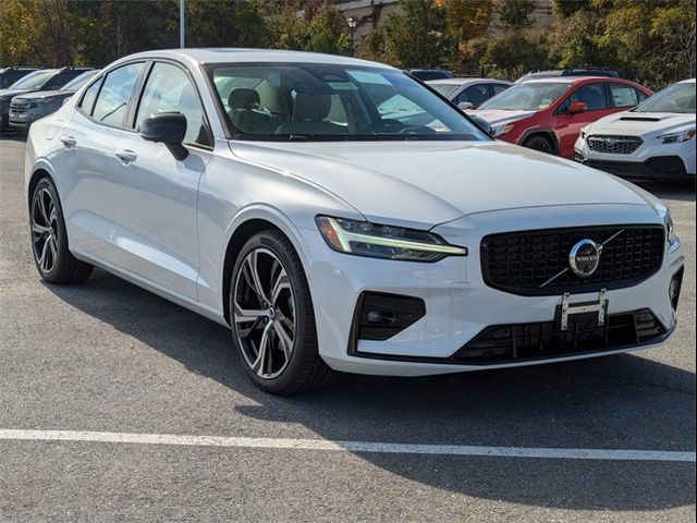 2025 Volvo S60 Plus