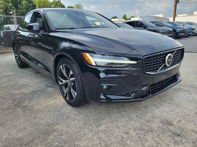 2025 Volvo S60 Plus