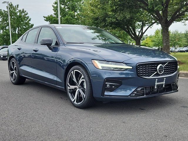 2025 Volvo S60 Plus