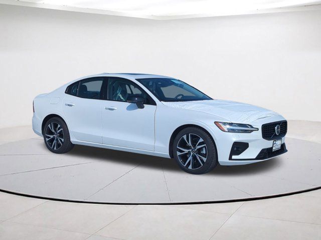 2025 Volvo S60 Plus