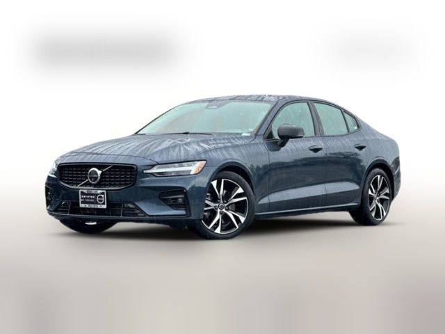 2025 Volvo S60 Plus