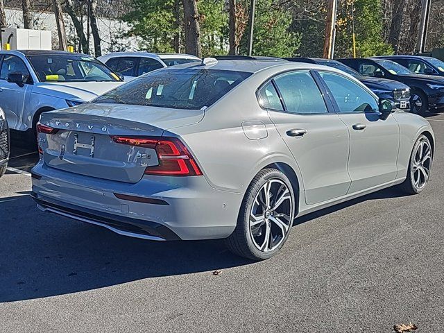 2025 Volvo S60 Plus