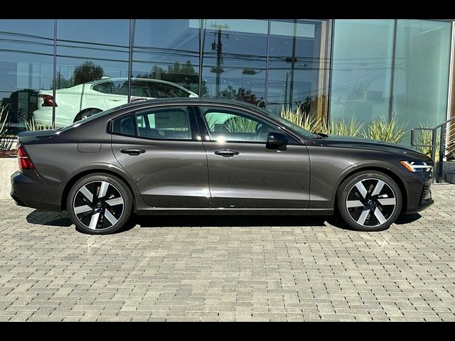 2025 Volvo S60 Plug-In Hybrid Plus