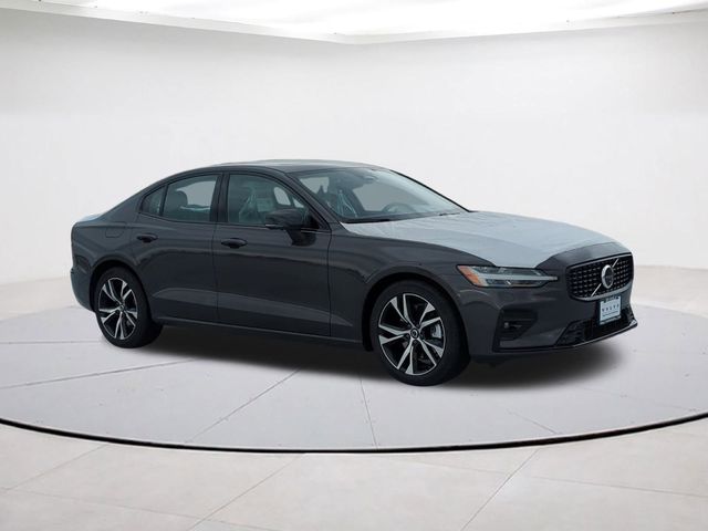 2025 Volvo S60 Plus