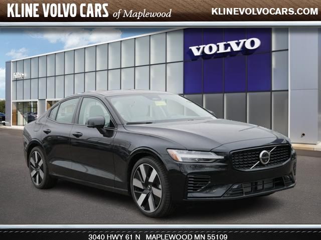 2025 Volvo S60 Plug-In Hybrid Plus