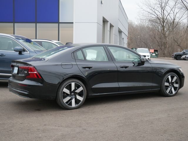 2025 Volvo S60 Plug-In Hybrid Plus