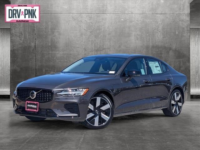 2025 Volvo S60 Plug-In Hybrid Plus