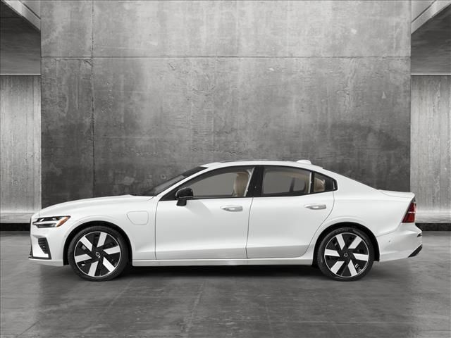 2025 Volvo S60 Plug-In Hybrid Plus