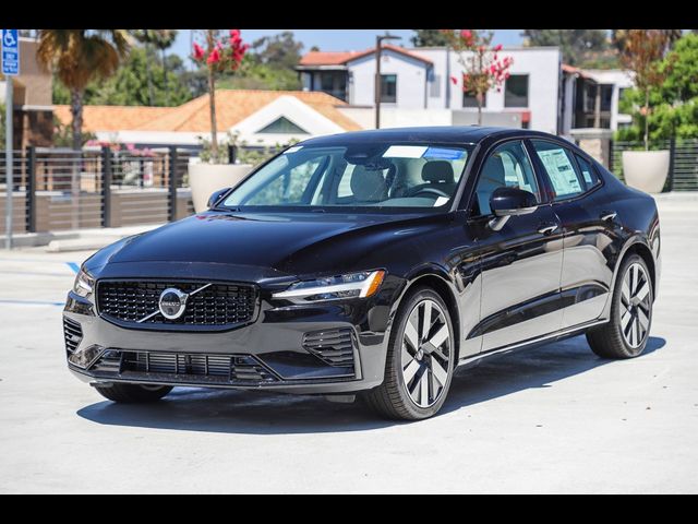 2025 Volvo S60 Plug-In Hybrid Plus