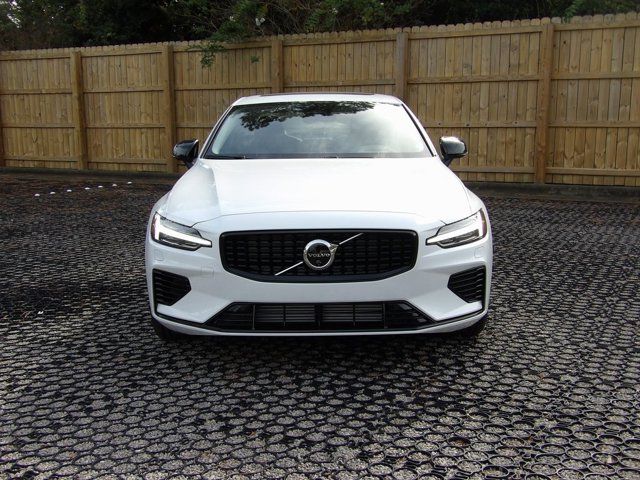 2025 Volvo S60 Plug-In Hybrid Plus