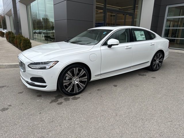 2025 Volvo S90 Plug-In Hybrid Plus