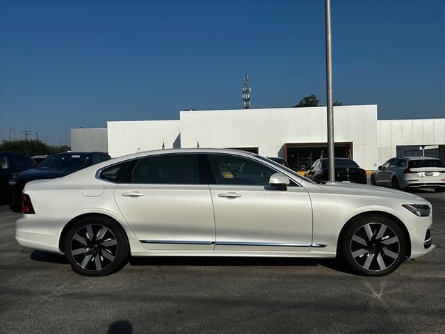 2025 Volvo S90 Plug-In Hybrid Ultra