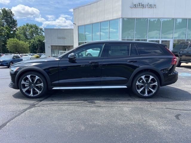 2025 Volvo V60 Cross Country Ultra