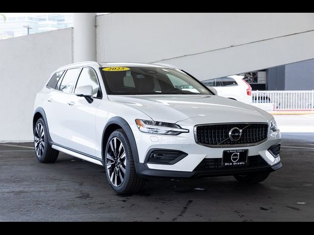 2025 Volvo V60 Cross Country Ultra