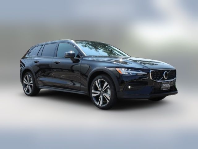 2025 Volvo V60 Cross Country Plus