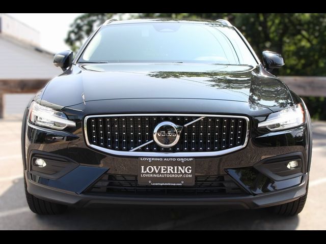 2025 Volvo V60 Cross Country Plus