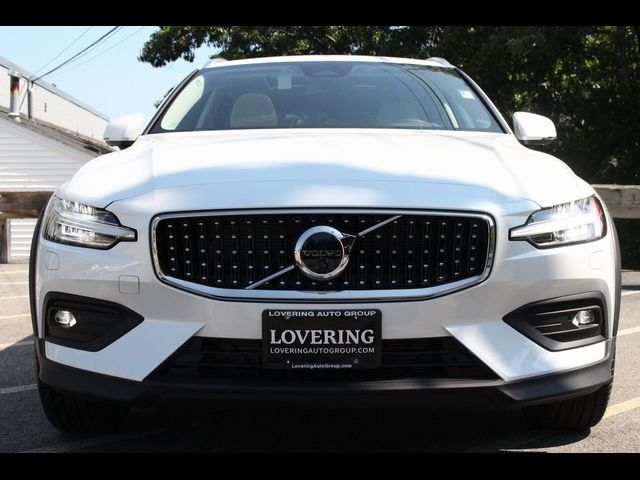 2025 Volvo V60 Cross Country Plus