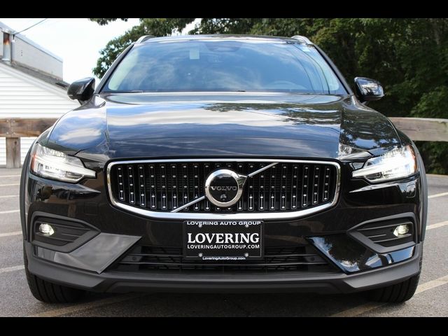 2025 Volvo V60 Cross Country Plus